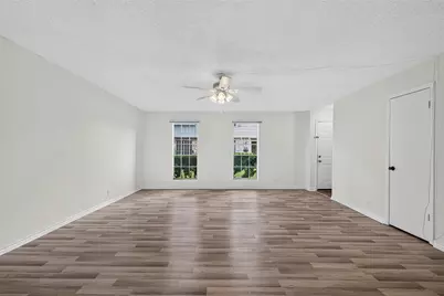 8101 Amelia Road #401D, Houston, TX 77055 - Photo 16