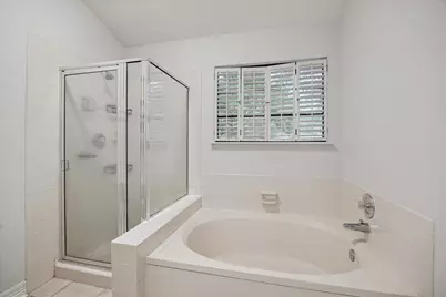 122 E Mistybreeze Circle, Spring, TX 77381 - Photo 10