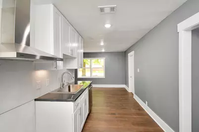 9429 Fairland Drive, Houston, TX 77051 - Photo 14
