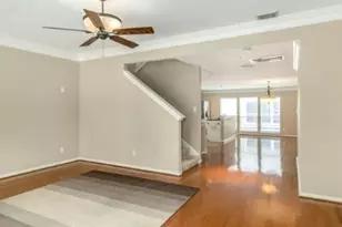 1273 W 17th St, Houston, TX 77008 - Photo 2