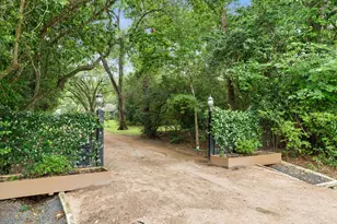 26 W Rivercrest Dr, Houston, TX 77042 - Photo 6