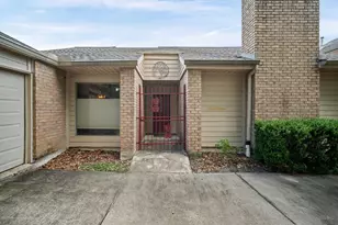 1034 Coachlight Dr, Houston, TX 77077 - Photo 6