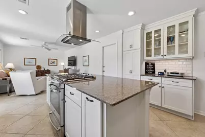 4325 Willowbend Boulevard, Houston, TX 77035 - Photo 16