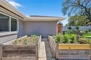 4325 Willowbend Blvd, Houston, TX 77035 - Photo 36