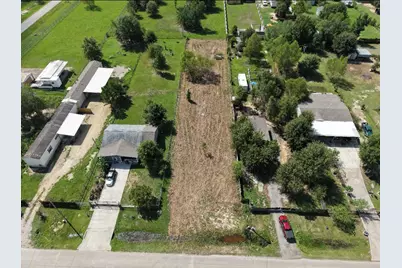 1018 County Road 3556, Cleveland, TX 77327 - Photo 2