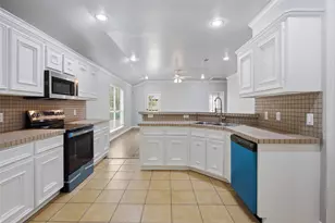 3141 Cr 81, Rosharon, TX 77583 - Photo 4