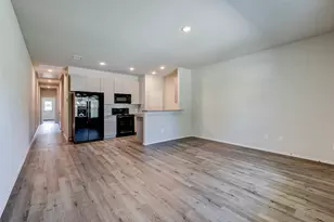 409 E Avenue G, Conroe, TX 77301 - Photo 6