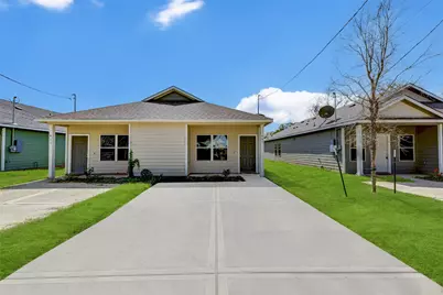 409 E Avenue G, Conroe, TX 77301 - Photo 2