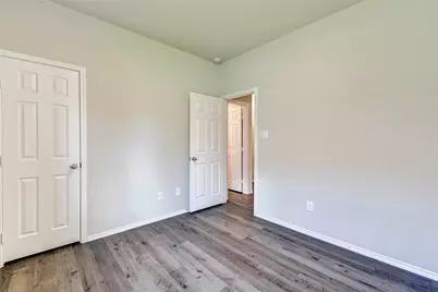 409 E Avenue G, Conroe, TX 77301 - Photo 12