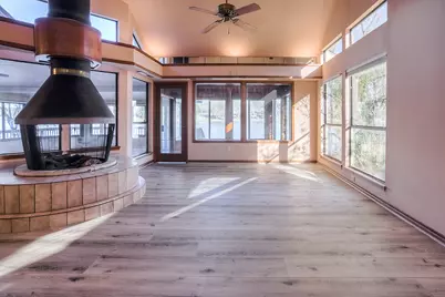 1511 W Lake Shores Circle, Huntsville, TX 77340 - Photo 8