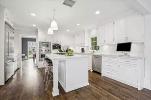 3616 Meadow Lake Ln, Houston, TX 77027 - Photo 10