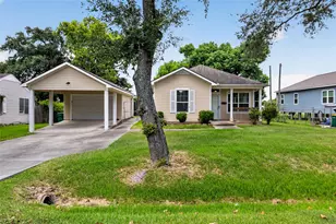 233 Beatrice St, La Marque, TX 77568 - Photo 1