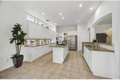 5510 Cranston Court, Sugar Land, TX 77479 - Photo 4