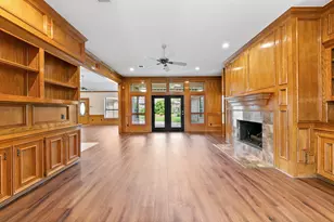 15935 Parkchester Dr, Houston, TX 77062 - Photo 6