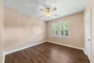 15935 Parkchester Dr, Houston, TX 77062 - Photo 8