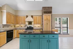 15935 Parkchester Dr, Houston, TX 77062 - Photo 8