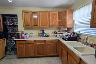 2901 N Houston Dr, La Marque, TX 77568 - Photo 8