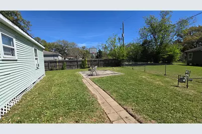 2901 N Houston Drive, La Marque, TX 77568 - Photo 16