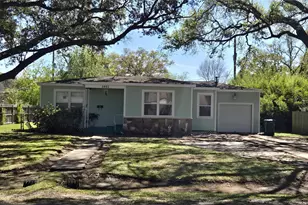 2901 N Houston Dr, La Marque, TX 77568 - Photo 1