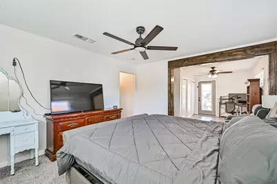 1813 Meadowview Drive, Alvin, TX 77511 - Photo 4