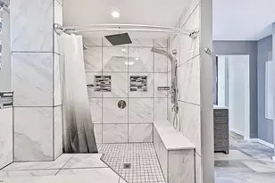 1813 Meadowview Dr, Alvin, TX 77511 - Photo 10