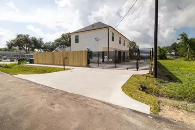 5036 Mallow Street #A, Houston, TX 77033 - Photo 4