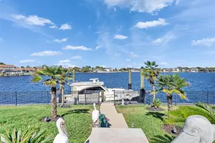 2882 Dominique Dr, Galveston, TX 77551 - Photo 10