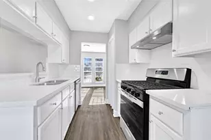 12106 Panay Dr, Houston, TX 77048 - Photo 10