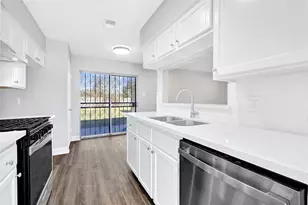 12106 Panay Dr, Houston, TX 77048 - Photo 10