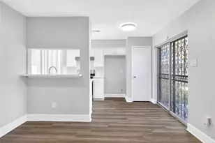 12106 Panay Dr, Houston, TX 77048 - Photo 8