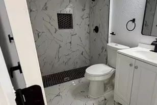 2407 Pannell St, Houston, TX 77026 - Photo 6