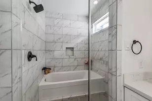 1228 Mcneil St, Houston, TX 77009 - Photo 8