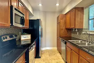 18800 Egret Bay Blvd, Webster, TX 77058 - Photo 10