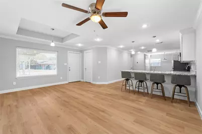 1941 Lynnview Drive, Houston, TX 77055 - Photo 4