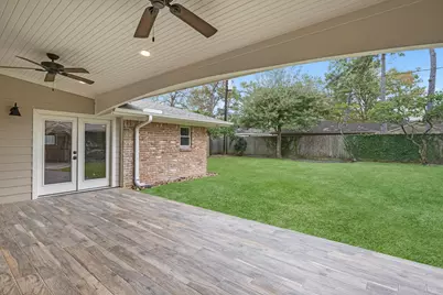 10211 Candlewood Drive, Houston, TX 77042 - Photo 30