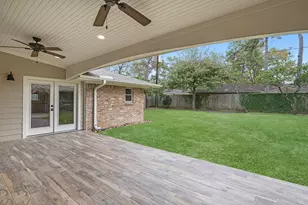 10211 Candlewood Dr, Houston, TX 77042 - Photo 30