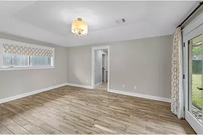 10211 Candlewood Drive, Houston, TX 77042 - Photo 18