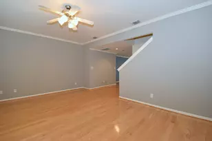 1267 W 17th St, Houston, TX 77008 - Photo 8