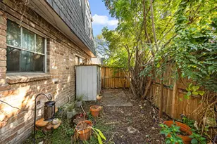 9023 Gaylord St, Houston, TX 77024 - Photo 16