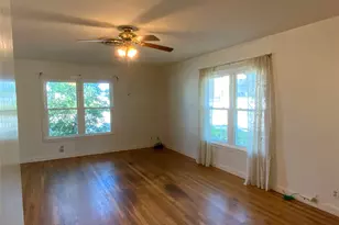 408 S Grimes St, Giddings, TX 78942 - Photo 4