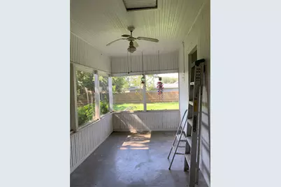 408 S Grimes Street, Giddings, TX 78942 - Photo 16
