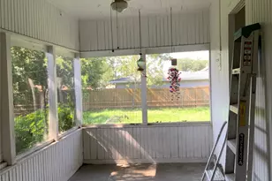 408 S Grimes St, Giddings, TX 78942 - Photo 16