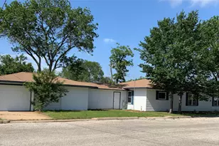 408 S Grimes St, Giddings, TX 78942 - Photo 1