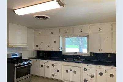 408 S Grimes Street, Giddings, TX 78942 - Photo 18