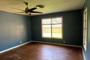 408 S Grimes St, Giddings, TX 78942 - Photo 12