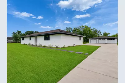 301 N Pecan Drive, Texas City, TX 77591 - Photo 2