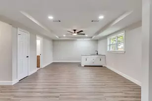 301 N Pecan Dr, Texas City, TX 77591 - Photo 8