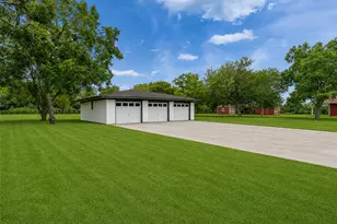 301 N Pecan Dr, Texas City, TX 77591 - Photo 4