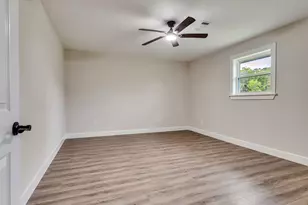 301 N Pecan Dr, Texas City, TX 77591 - Photo 16