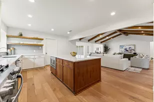 2630 Shadowdale Dr, Houston, TX 77043 - Photo 8